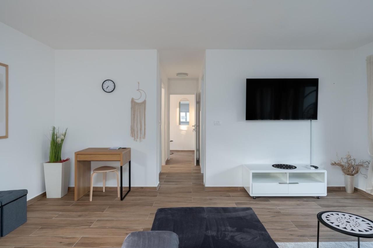 Number One Apartments 维尔 外观 照片